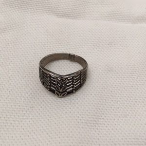 Vintage silver fashion ring